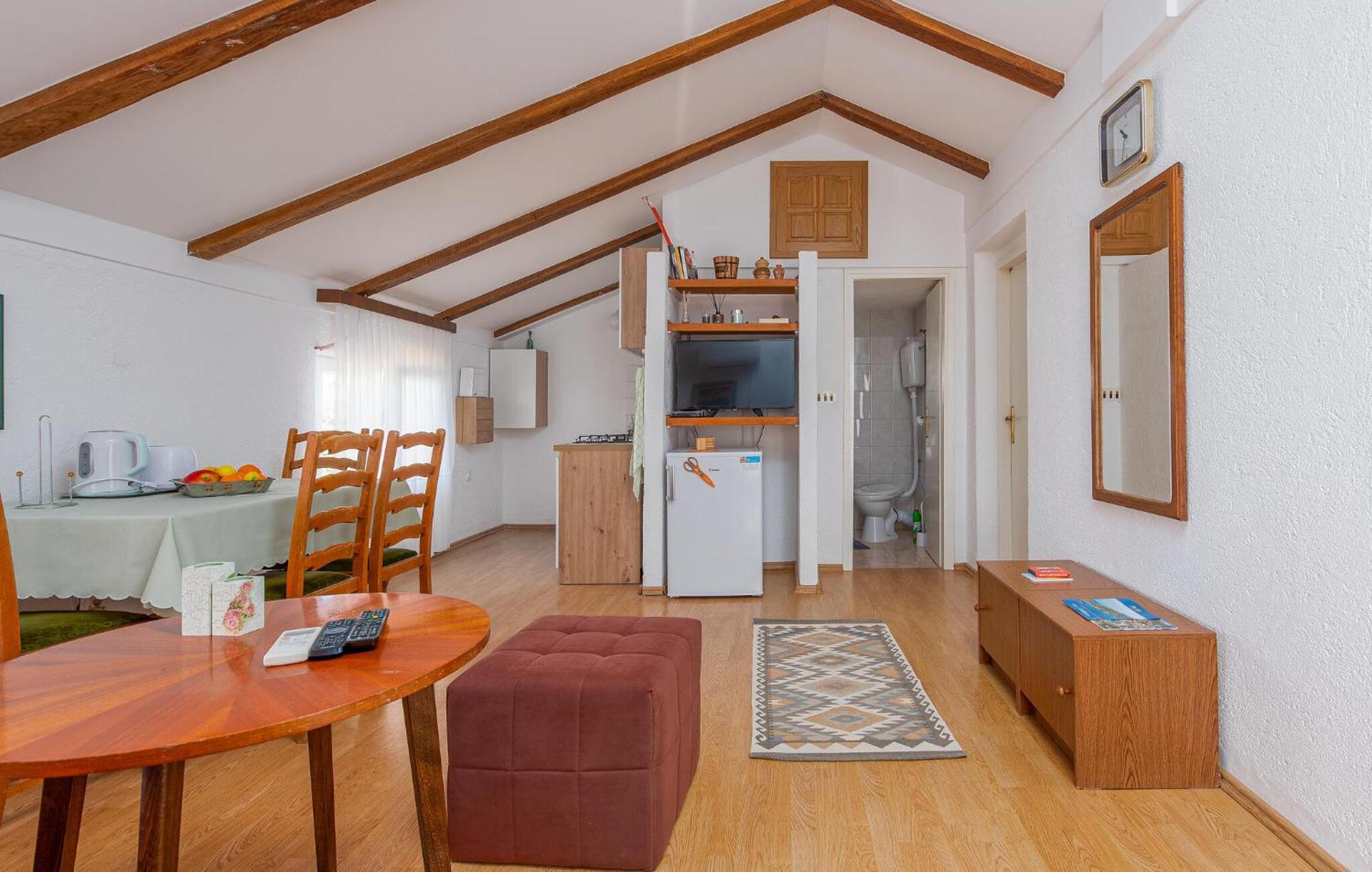 Nice Apartment In Potocnica With House Sea View Borovici Exterior photo