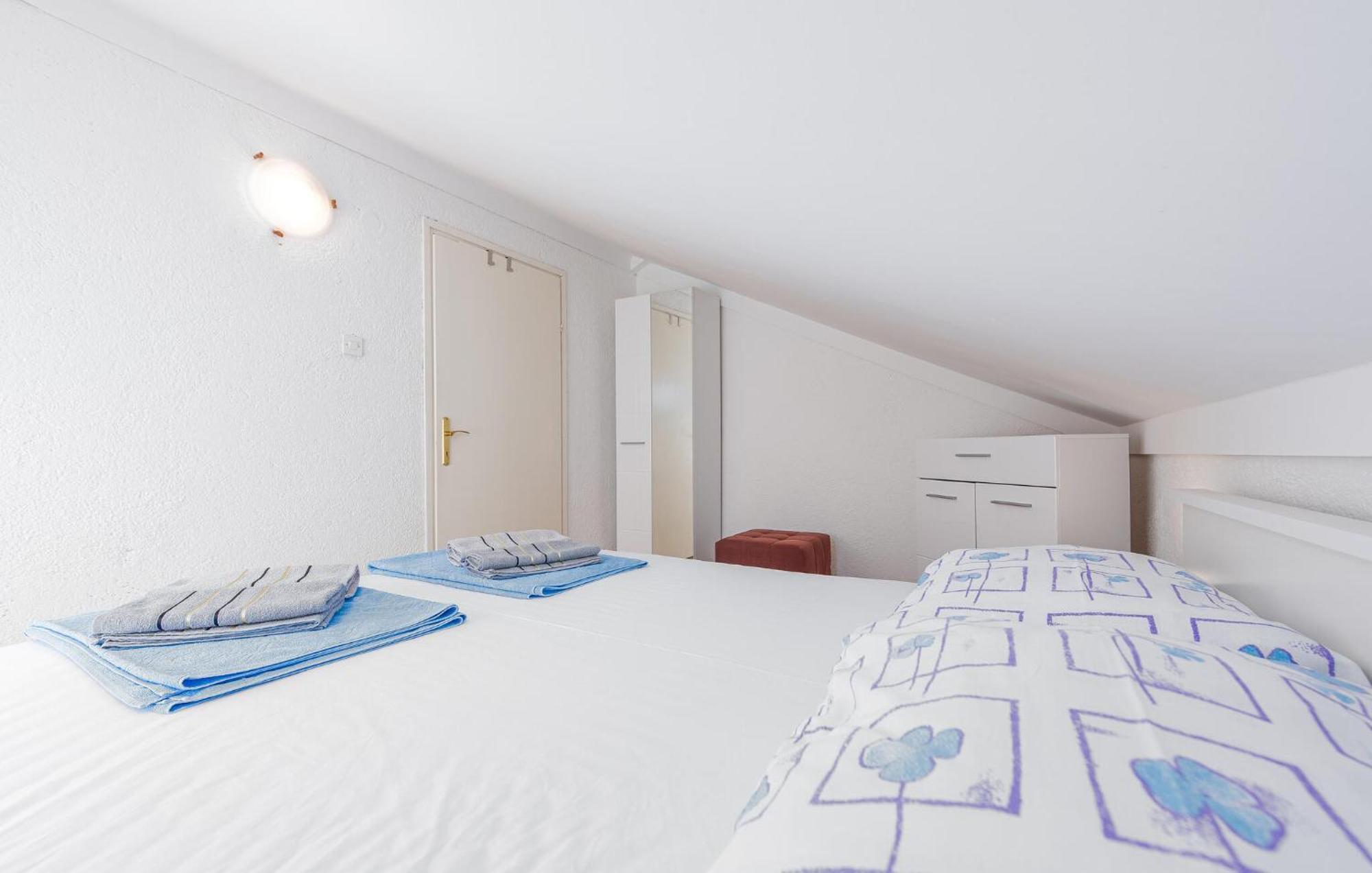 Nice Apartment In Potocnica With House Sea View Borovici Exterior photo