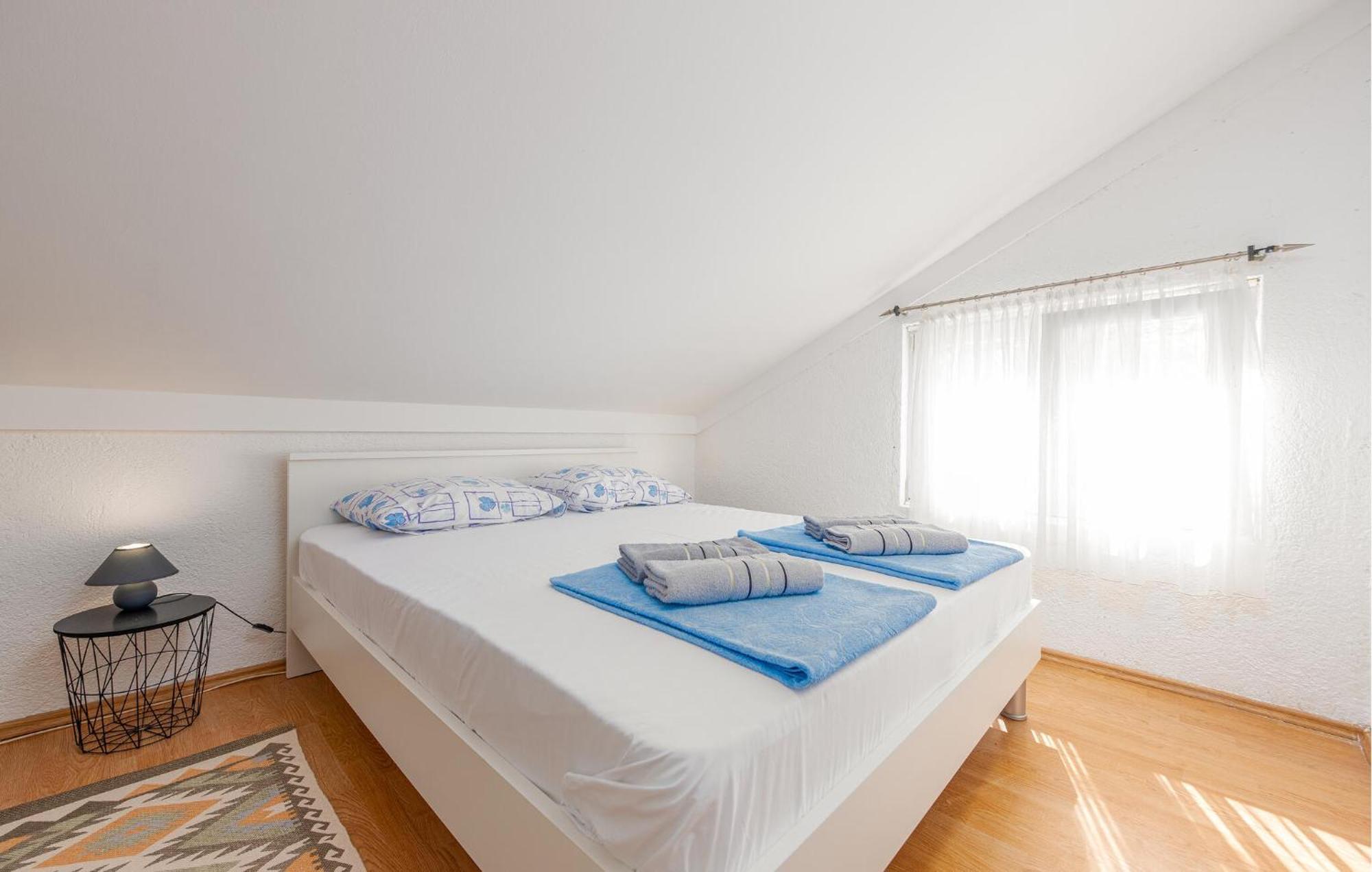 Nice Apartment In Potocnica With House Sea View Borovici Exterior photo