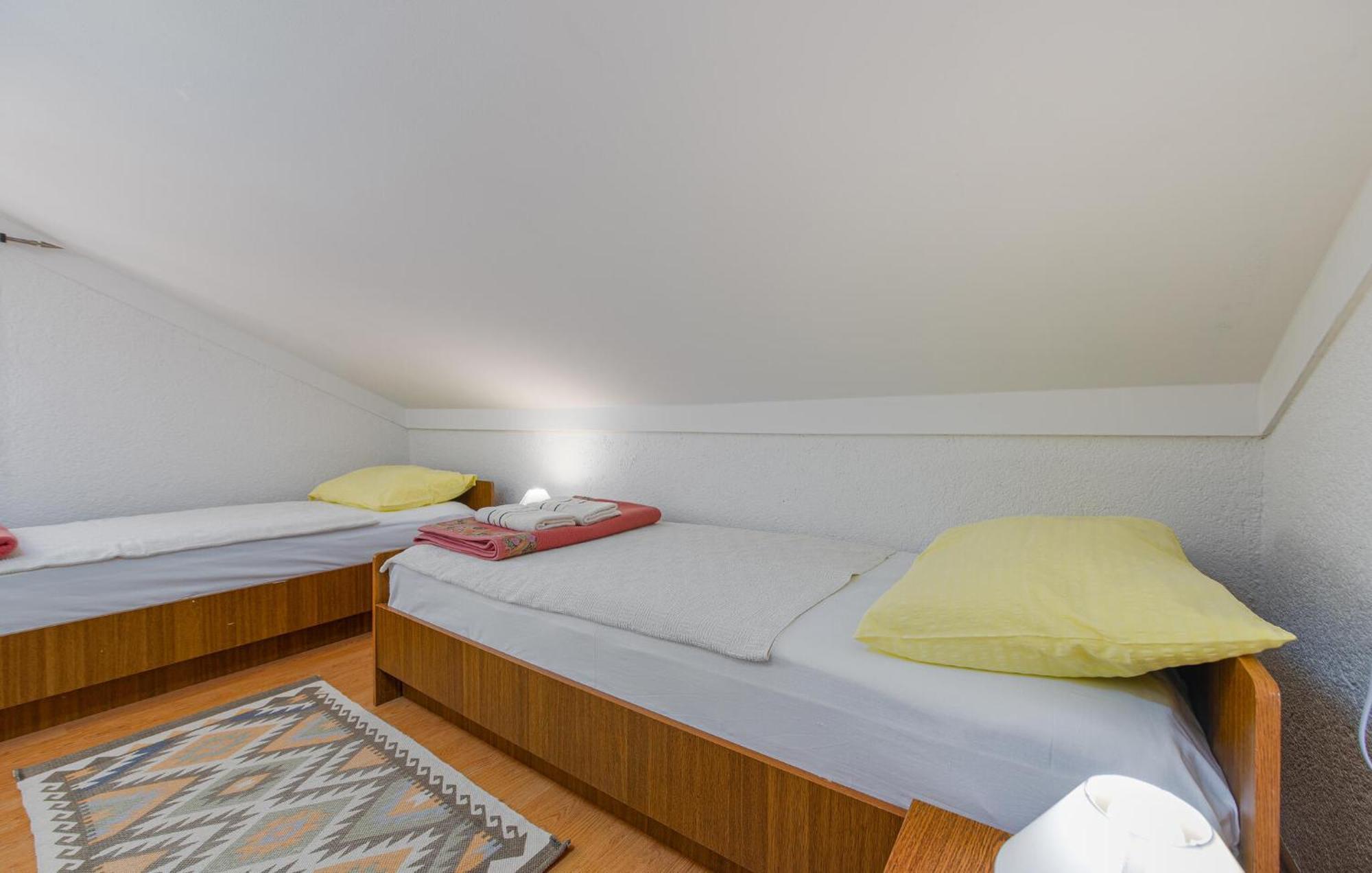 Nice Apartment In Potocnica With House Sea View Borovici Exterior photo