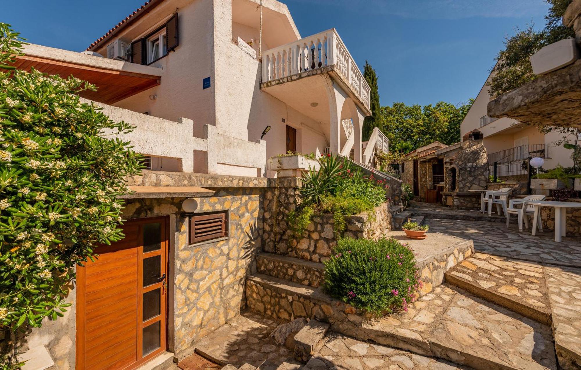 Nice Apartment In Potocnica With House Sea View Borovici Exterior photo